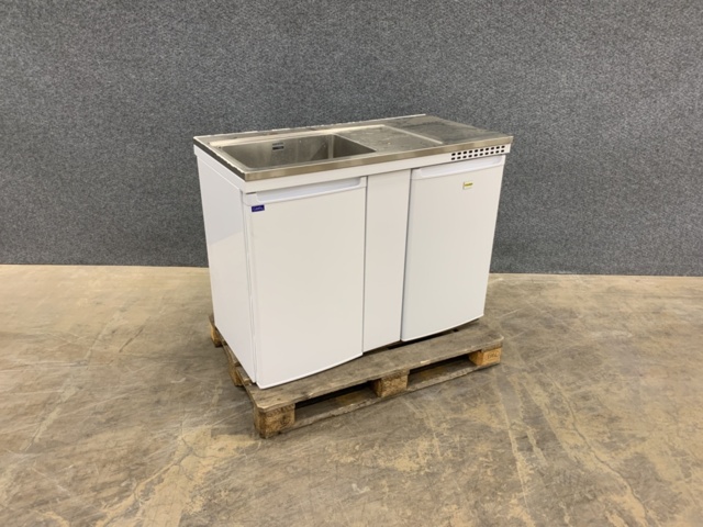 1432768-2 Trinettkök med kylskåp