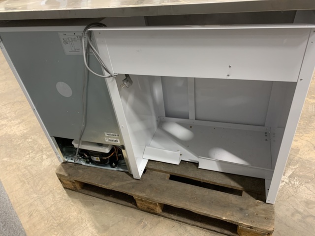 1432768-7 Trinettkök med kylskåp