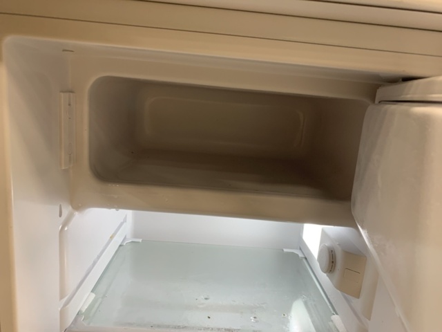 1432768-12 Trinettkök med kylskåp