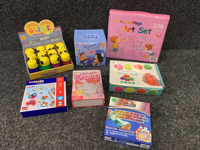 1432014-1 Slimeprodukter, målarkit m.m.