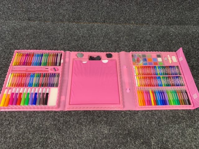 1432014-11 Slimeprodukter, målarkit m.m.