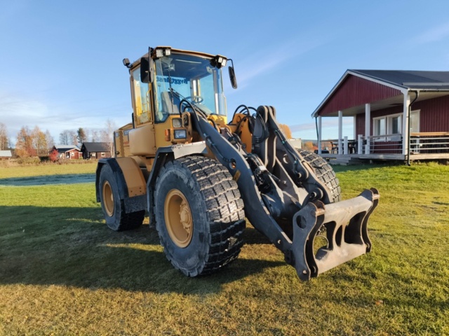 1400929-7 Lastmaskin Volvo L70D -2000