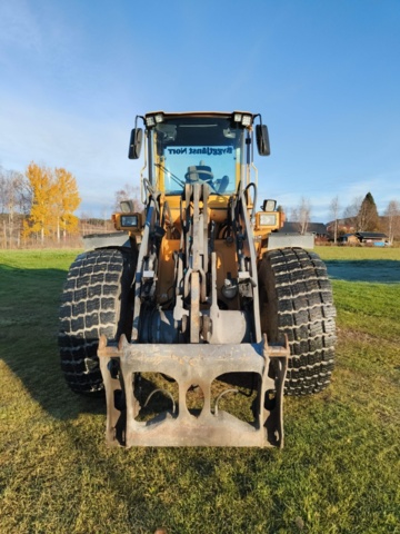 1400929-8 Lastmaskin Volvo L70D -2000