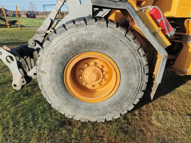 1400929-9 Lastmaskin Volvo L70D -2000