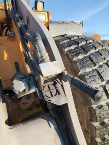 1400929-23 Lastmaskin Volvo L70D -2000