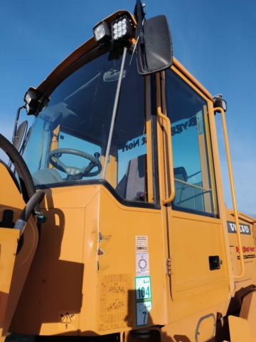 1400929-31 Lastmaskin Volvo L70D -2000