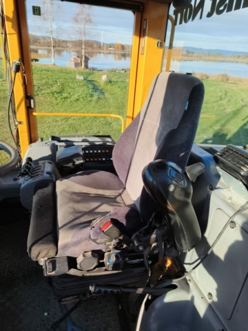 1400929-77 Lastmaskin Volvo L70D -2000