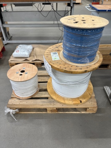 1356802-1 Installationskablar på trumma 3 st - Nexans, Leviton, DK