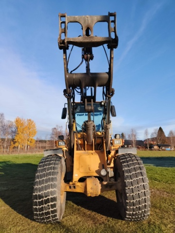 1400929-92 Lastmaskin Volvo L70D -2000