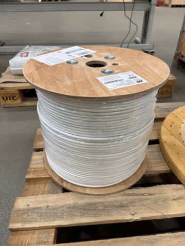 1356802-6 Installationskablar på trumma 3 st - Nexans, Leviton, DK