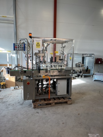 1429854-1 Kapsyleringsmaskin