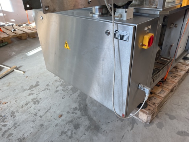 1429854-9 Kapsyleringsmaskin