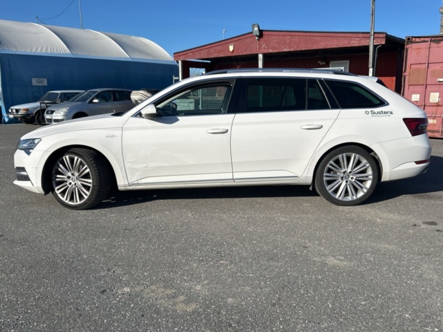 1423354-2 Škoda Superb Kombi 2.0 TDI 4x4 DSG Sekventiell, 200hk, 2021
