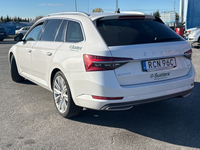 1423354-3 Škoda Superb Kombi 2.0 TDI 4x4 DSG Sekventiell, 200hk, 2021