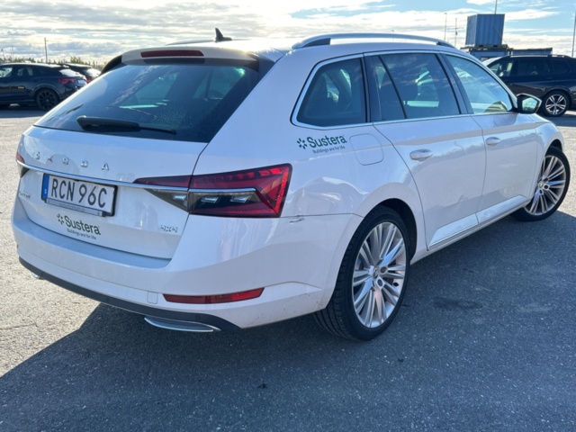 1423354-5 Škoda Superb Kombi 2.0 TDI 4x4 DSG Sekventiell, 200hk, 2021