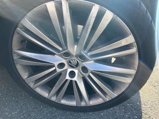 1423354-41 Škoda Superb Kombi 2.0 TDI 4x4 DSG Sekventiell, 200hk, 2021