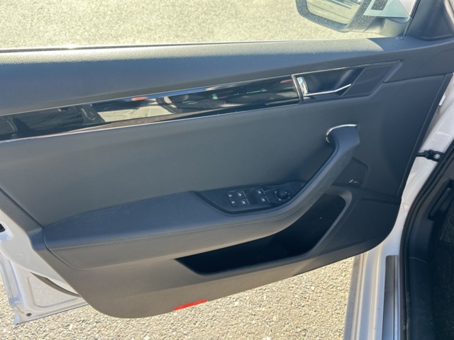 1423354-9 Škoda Superb Kombi 2.0 TDI 4x4 DSG Sekventiell, 200hk, 2021