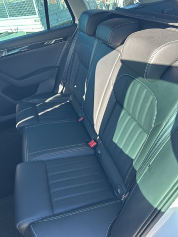 1423354-23 Škoda Superb Kombi 2.0 TDI 4x4 DSG Sekventiell, 200hk, 2021