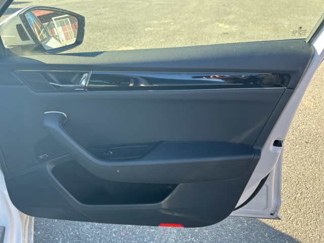 1423354-34 Škoda Superb Kombi 2.0 TDI 4x4 DSG Sekventiell, 200hk, 2021