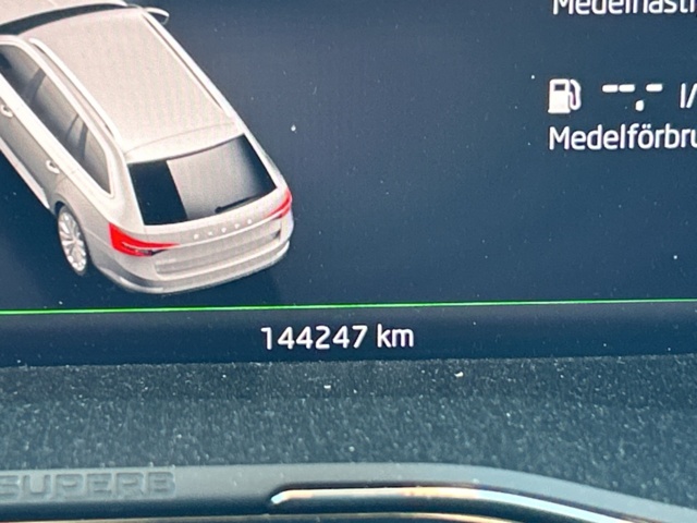 1423354-13 Škoda Superb Kombi 2.0 TDI 4x4 DSG Sekventiell, 200hk, 2021