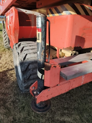 1400949-14 Saxlyft JLG 3394RT -2002