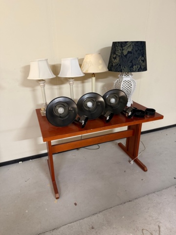 1352039-1 Diverse bords och vägglampor