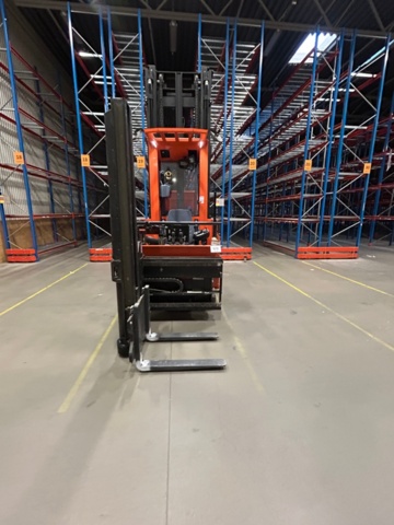 1388978-2 Smalgångstruck med förarplats - Toyota BT Vector ,VCE100, -2018