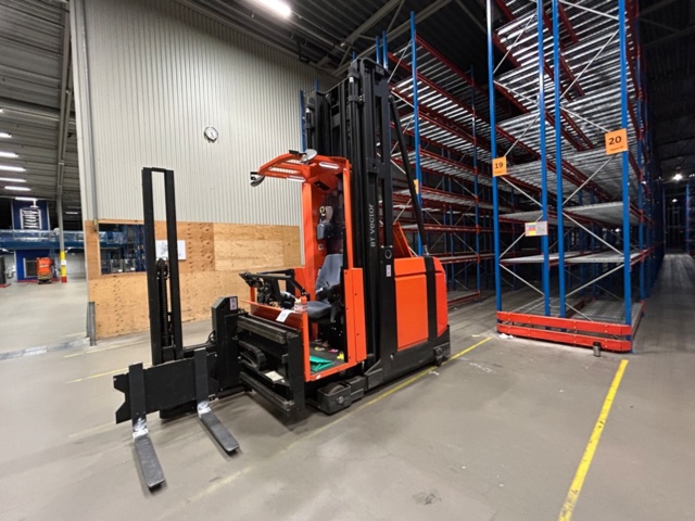 1388978-1 Smalgångstruck med förarplats - Toyota BT Vector ,VCE100, -2018