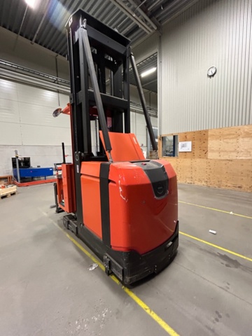 1388978-6 Smalgångstruck med förarplats - Toyota BT Vector ,VCE100, -2018