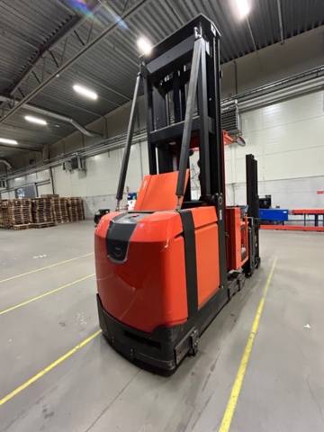 1388978-7 Smalgångstruck med förarplats - Toyota BT Vector ,VCE100, -2018