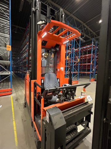 1388978-13 Smalgångstruck med förarplats - Toyota BT Vector ,VCE100, -2018