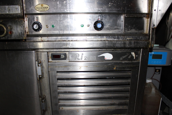 1388441-3 Grillkombination med stekytor och kylbänk