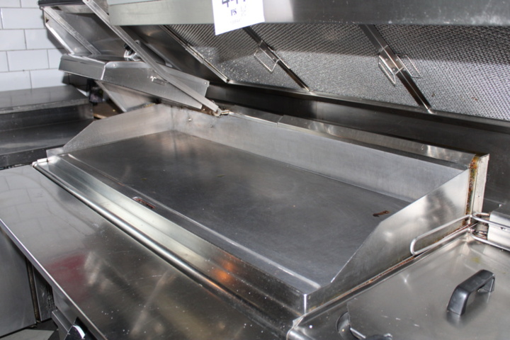 1388441-6 Grillkombination med stekytor och kylbänk