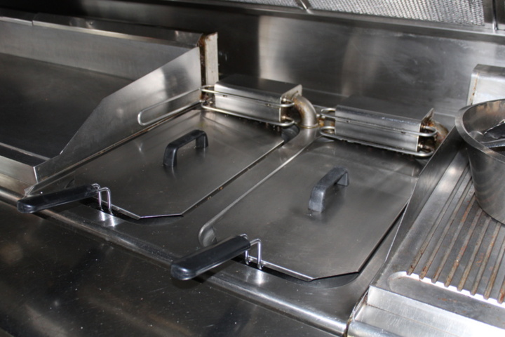 1388441-7 Grillkombination med stekytor och kylbänk