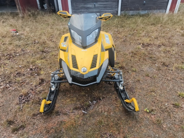1400962-2 Ski-Doo MXZ 1200 -2009