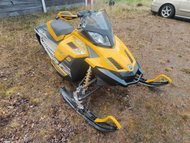 1400962-3 Ski-Doo MXZ 1200 -2009