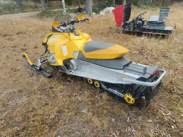 1400962-6 Ski-Doo MXZ 1200 -2009