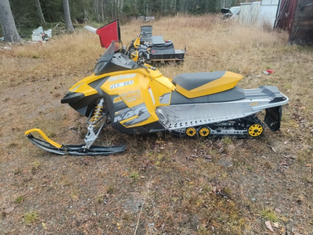 1400962-7 Ski-Doo MXZ 1200 -2009