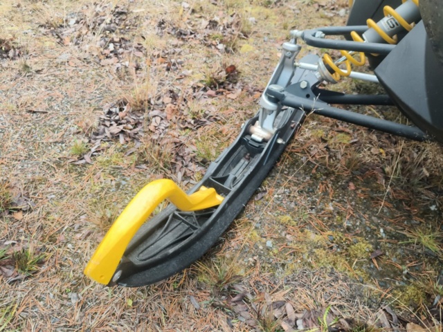 1400962-9 Ski-Doo MXZ 1200 -2009