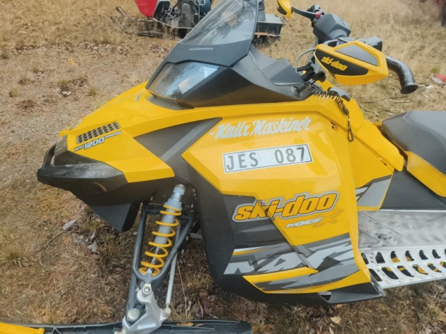 1400962-13 Ski-Doo MXZ 1200 -2009