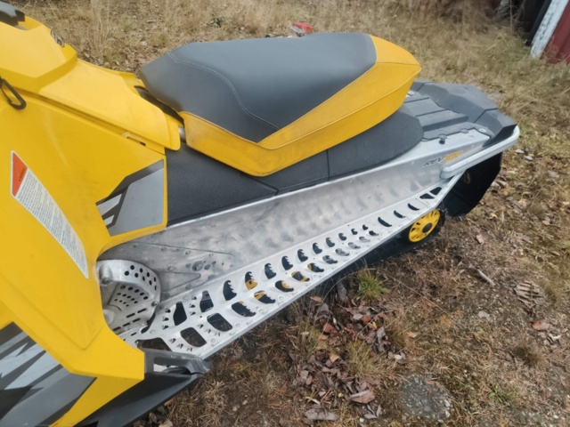 1400962-16 Ski-Doo MXZ 1200 -2009