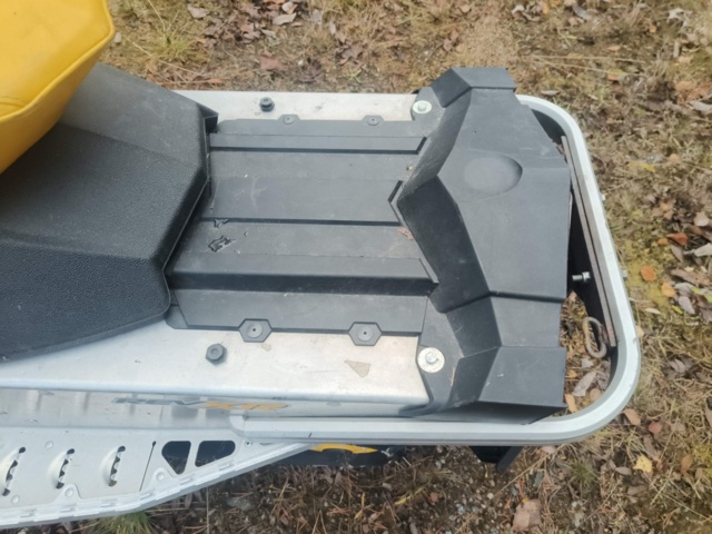 1400962-23 Ski-Doo MXZ 1200 -2009