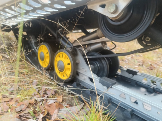 1400962-25 Ski-Doo MXZ 1200 -2009