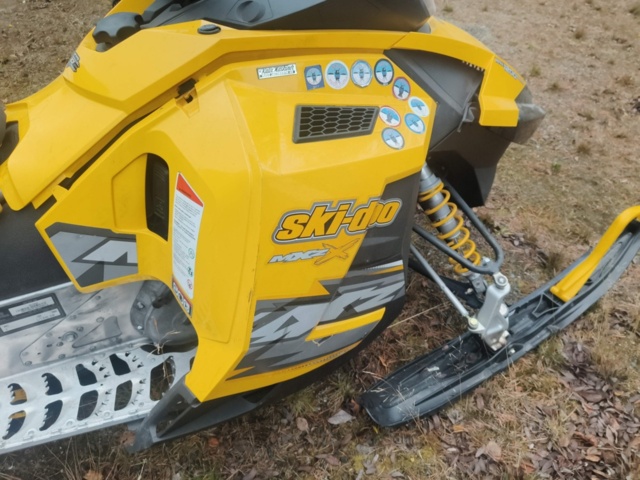 1400962-31 Ski-Doo MXZ 1200 -2009