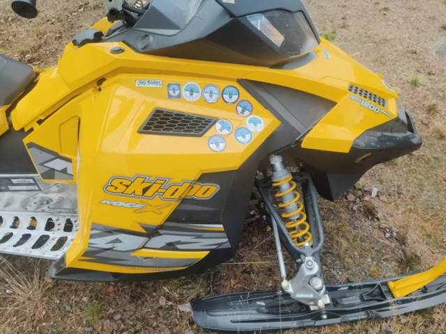 1400962-32 Ski-Doo MXZ 1200 -2009