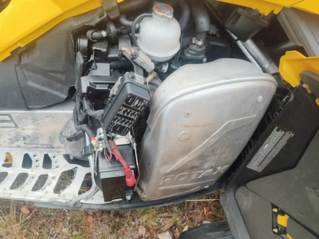 1400962-34 Ski-Doo MXZ 1200 -2009