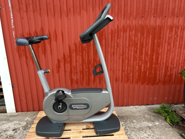1427433-1 Motionscykel – Technogym