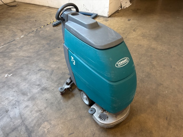 1368154-3 Skurmaskin med laddare - Tennant T3