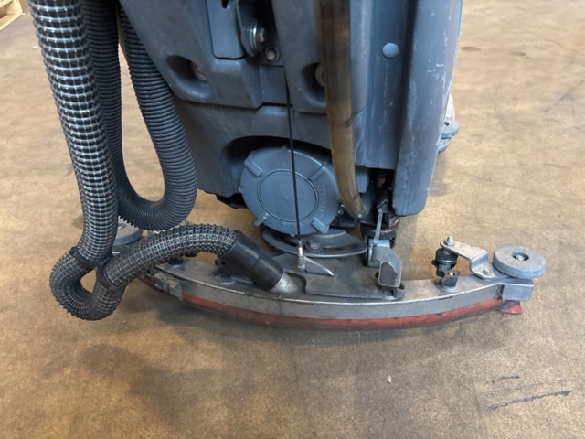 1368154-7 Skurmaskin med laddare - Tennant T3