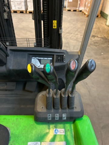 1368195-10 Motviktstruck - Cesab B 315